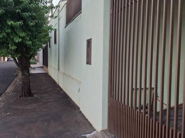 #4 - Casa para Venda em Ourinhos - SP - 2