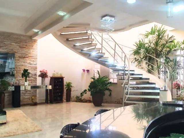 #8 - Casa para Venda em Ourinhos - SP - 1